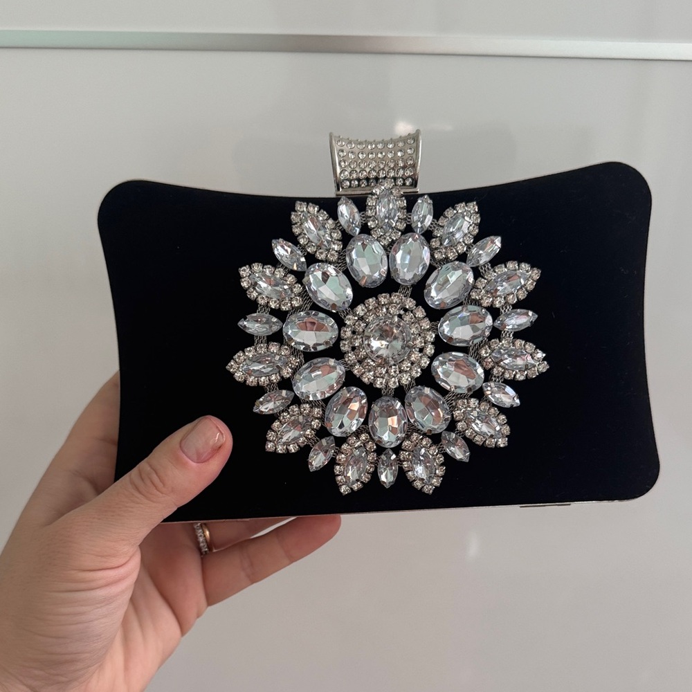 Elegant Black Clutch with Crystal Embellishments